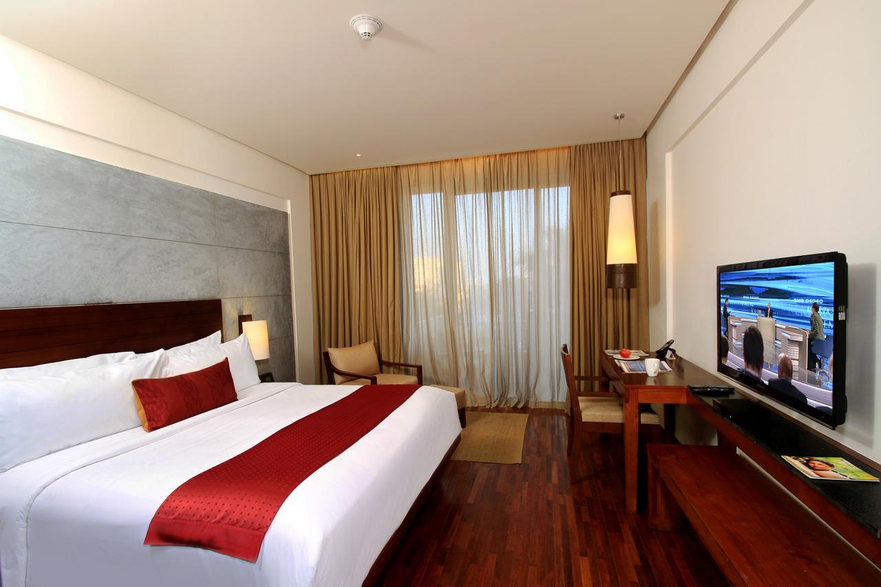 Holiday Inn & Suites Bengaluru Whitefield Exterior foto